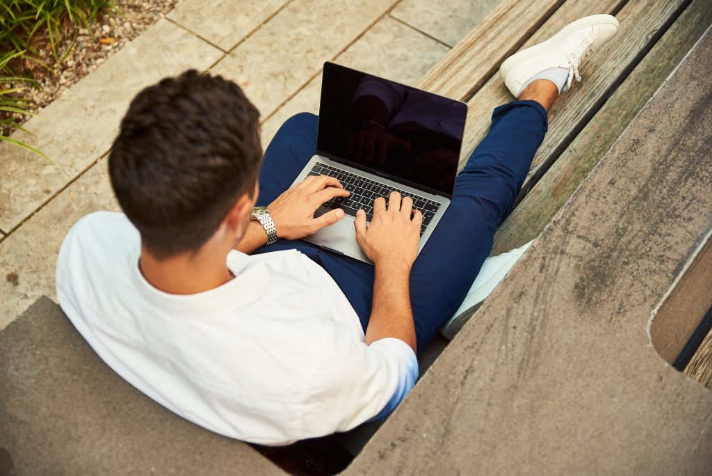 How Advisor Can Have More Content with Less Effort